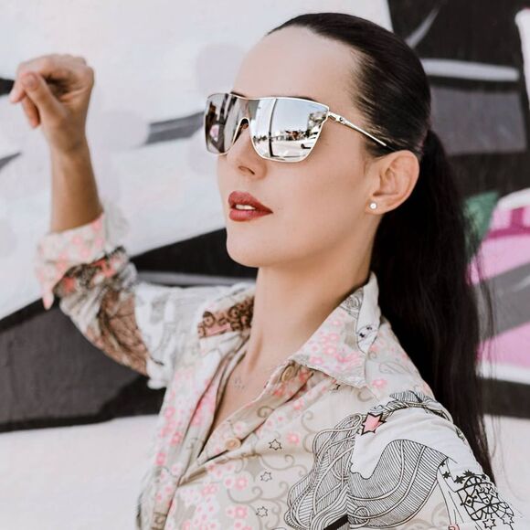 New Chopard Women Shield Sunglasses SCH-C20S-300G Gold Frame Gray Mirrored Lens - Picture 6 of 15